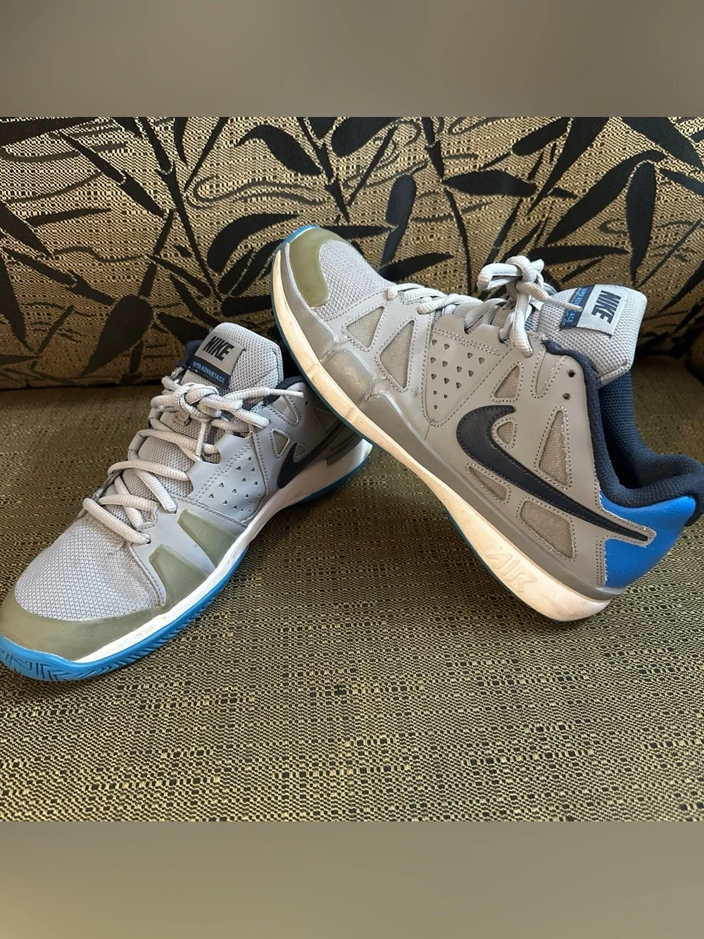 Nike Men’s Gray Vapor Advantage Athletic Training Shoes